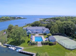 10 Mallard Ln, Remsenburg, NY 11960