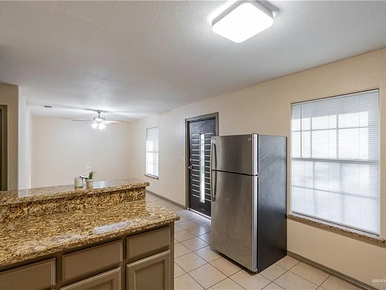 17002 Queen Palm Dr #B — Photo 7