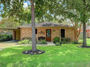 3426 Meadowville Dr, Pearland, TX 77581
