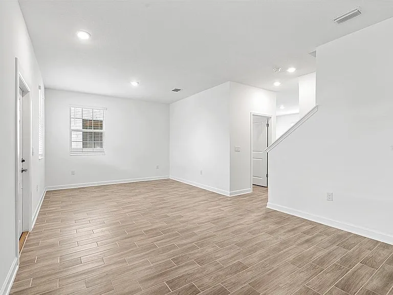 3053 Ella Way — Photo 3