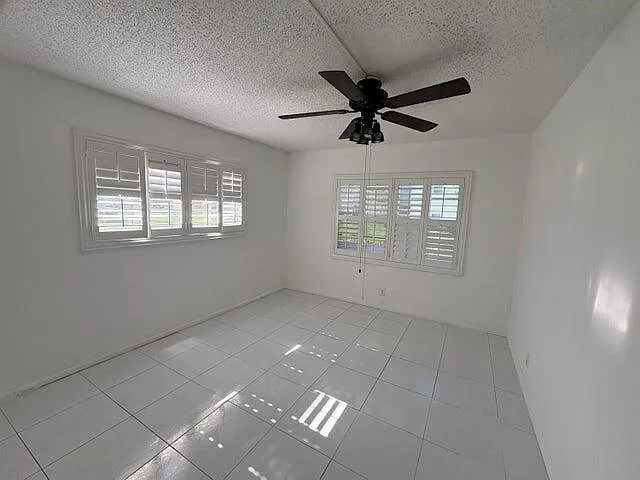431 Mansfield Dr #K — Photo 6
