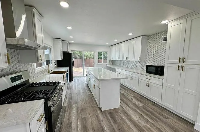 1737 Grove Rd #1 — Photo 5