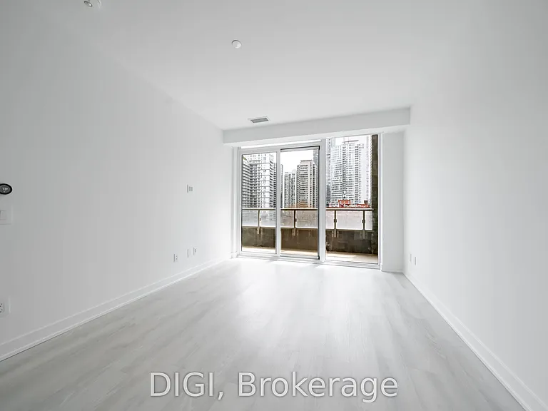 57 Spadina Ave #504 — Photo 13