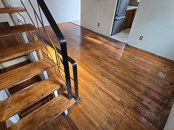 4th image of 1611 Plainview Avenue #0