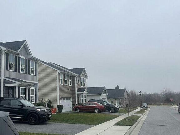 5th image of 405 Hancock St