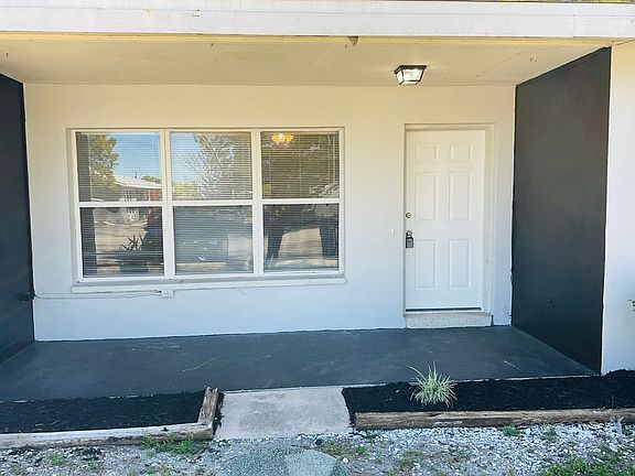 3rd image of 4919 York St APT 1