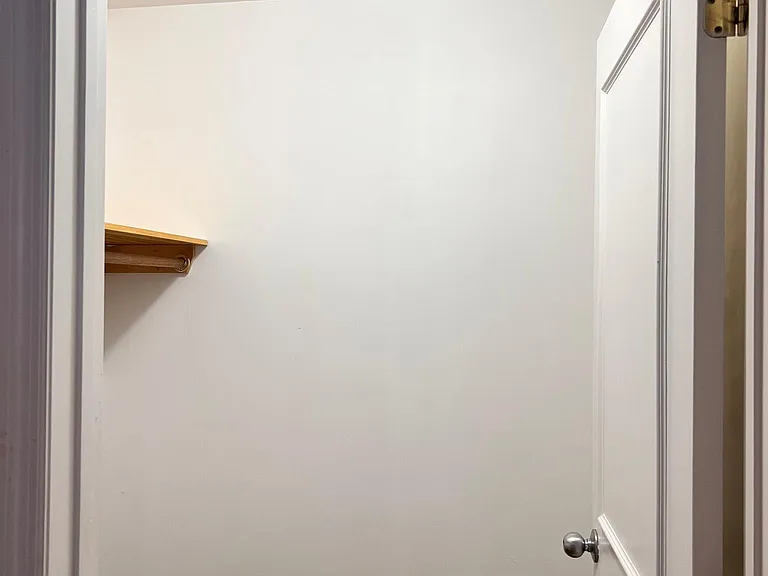 420 William St #1 — Photo 9