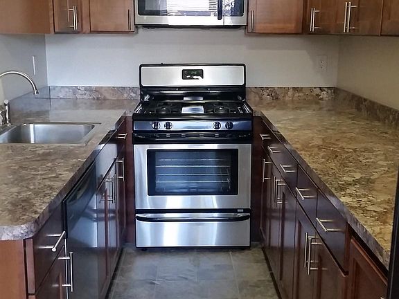 2 bedroom Courtyard Kitchen