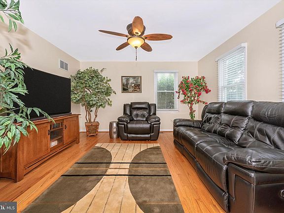 4th image of 8603 Wiles Ct