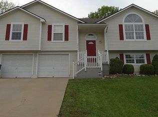 5216 S Powell Ave, Blue Springs, MO 64015
