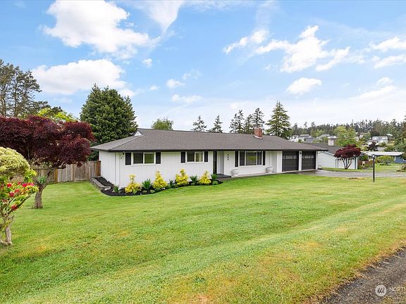 2nd image of 569 SW Thornberry Drive