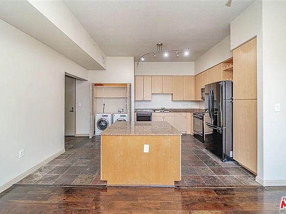 5th image of 388 E Ocean Blvd Unit 1512