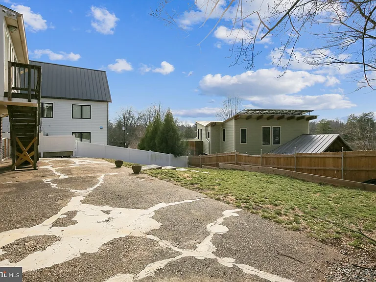 10202 Frederick Ave — Photo 35