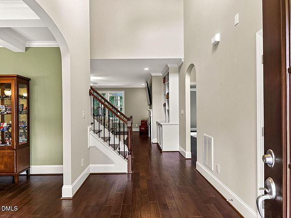4th image of 38 Mosswood Ct