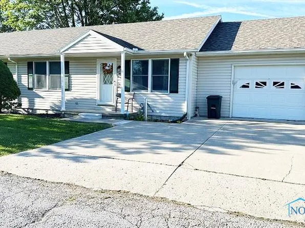 705 Hart Ave, Fostoria, OH 44830