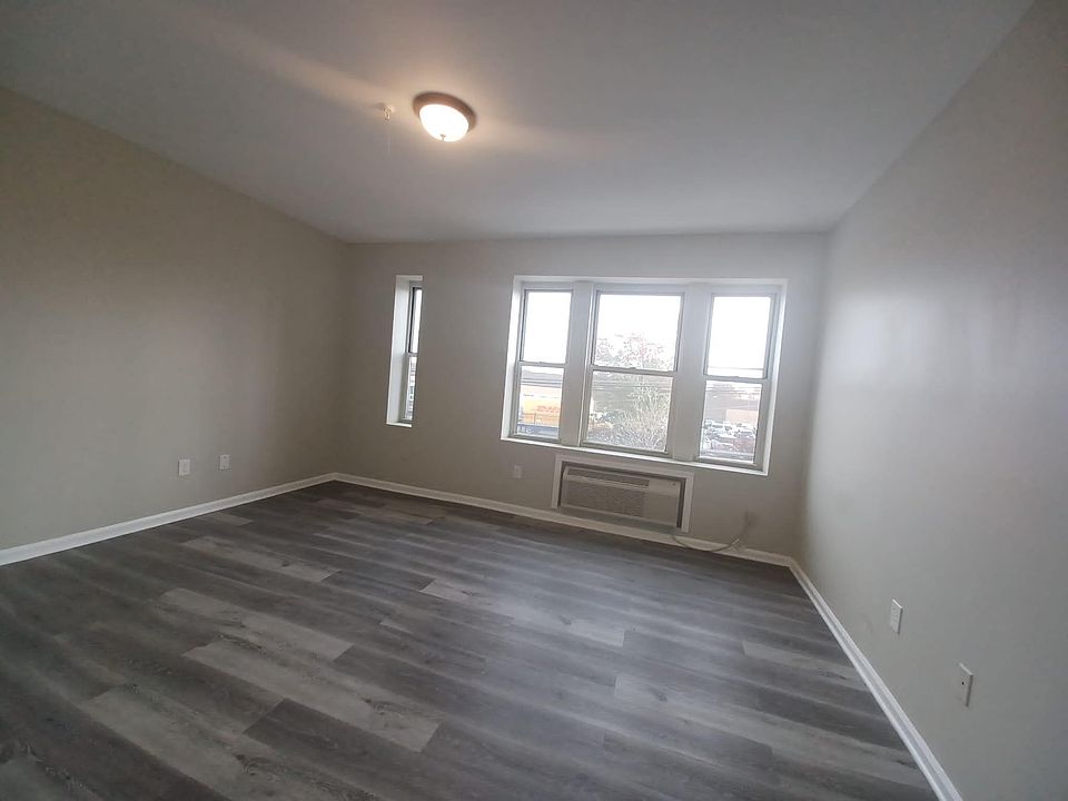 2nd image of 500 Magnolia Ave #2