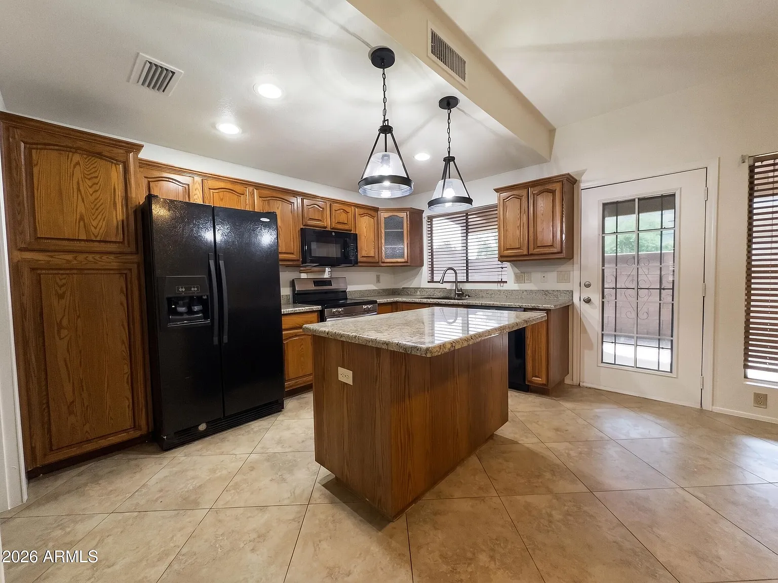 3 bed, 3.0 bath, 1535 sqft, $2,195 — Photo 2