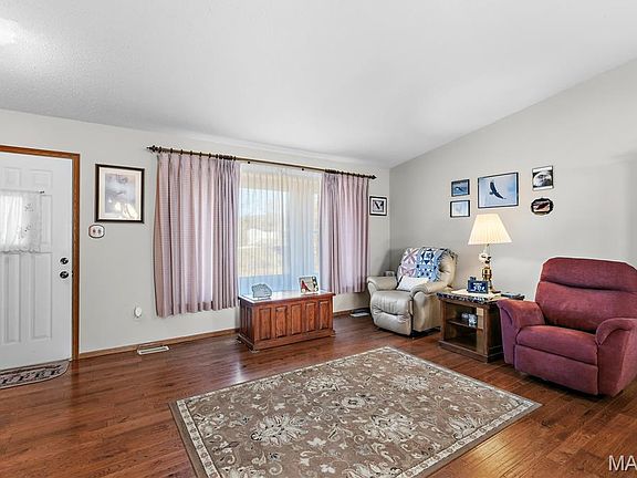 2nd image of 7049 Carriage Hills Mdws