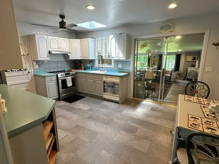 29 Maryland Blvd — Photo 5