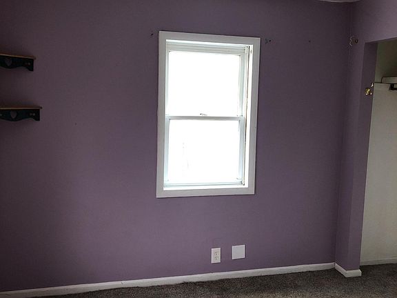 5th image of 701 Newton Ct