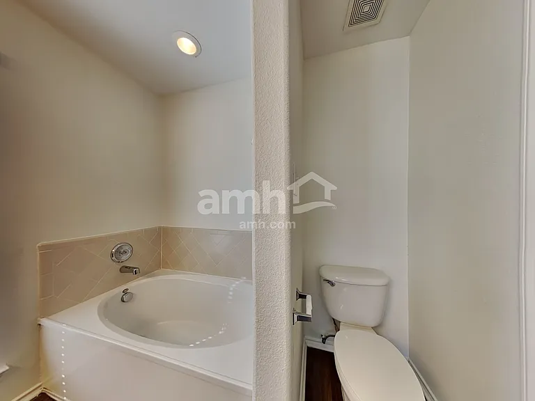 10622 Axis Xing — Photo 12