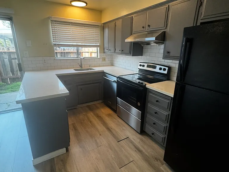 5431 Kermit Ln #14 — Photo 13