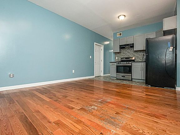 4th image of 21 Stuyvesant Ave #1B