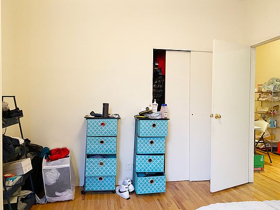 4th image of 415 E 90th St #1D