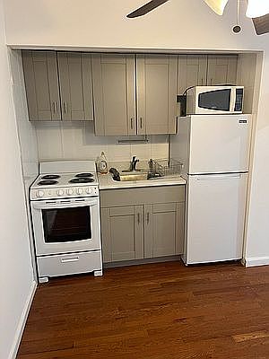 2nd image of 16 Palisade St APT 2A