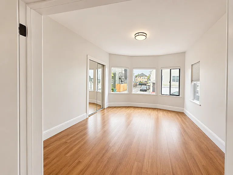 320 E 15th St #1 — Photo 7