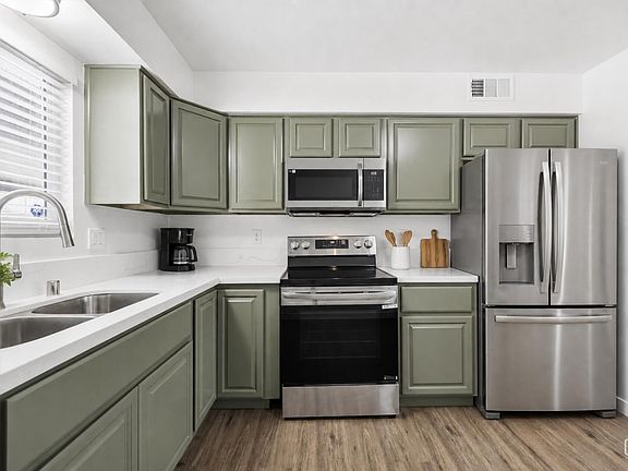 3rd image of 609 Taylor St APT 17