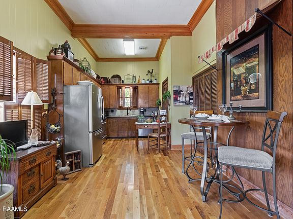 4th image of 602 E Lafayette St