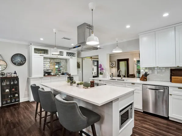 1611 NW 45th Street, Oakland Park, FL 33309