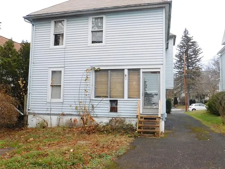 23 Bennett Ave — Photo 14
