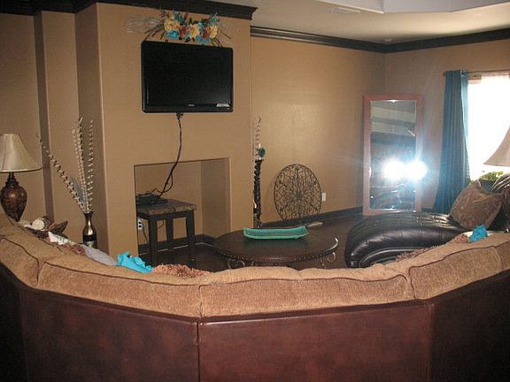 3rd image of 1033 W Mescalero Dr