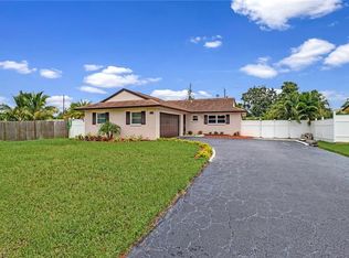 4925 Barcelona Cir, Naples, FL 34112