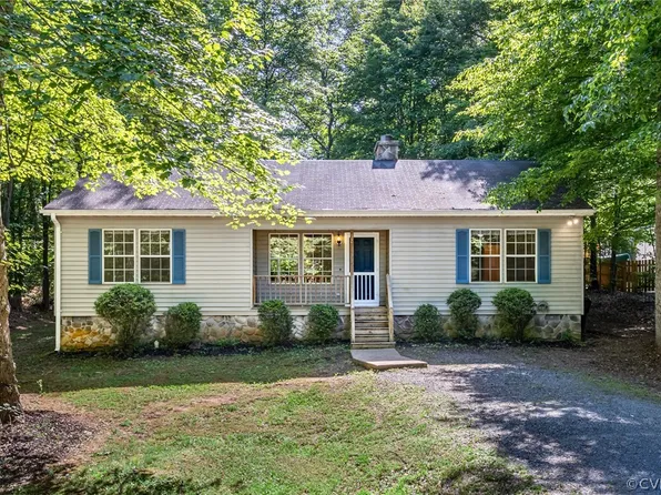 32 Jennings Dr, Palmyra, VA 22963
