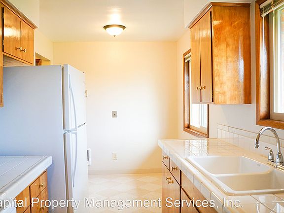 4th image of 3819 SE 35th Pl #11026400