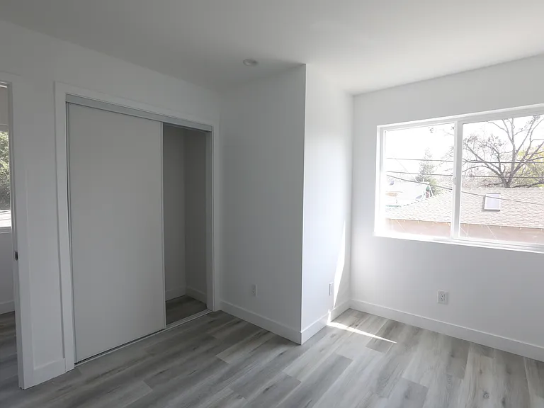 116 N Heliotrope Ave #A — Photo 5