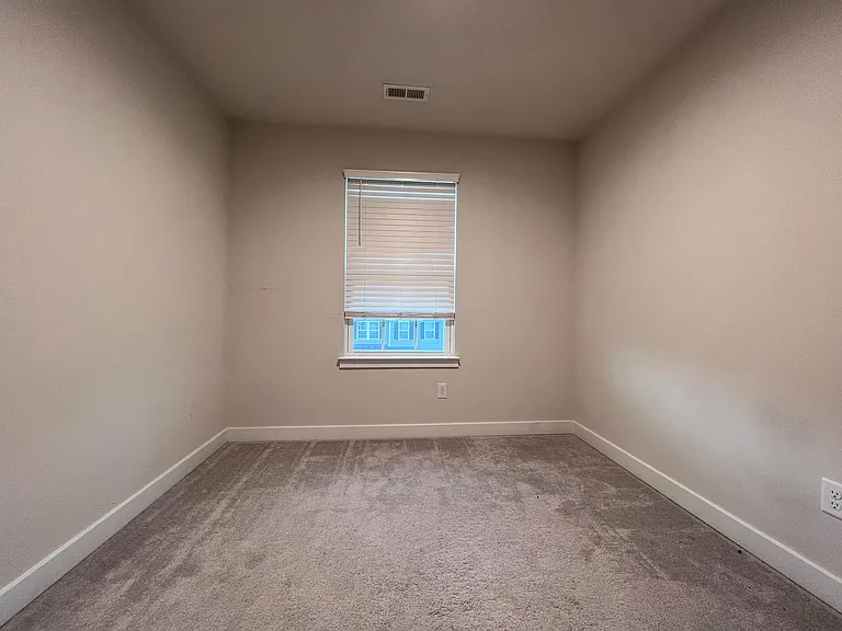217 Stonehurst Dr — Photo 21