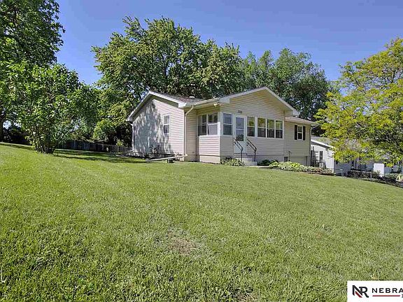 3rd image of 9603 Nina St