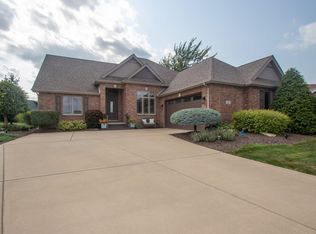 90 Bergamo Ct, Crown Point, IN 46307