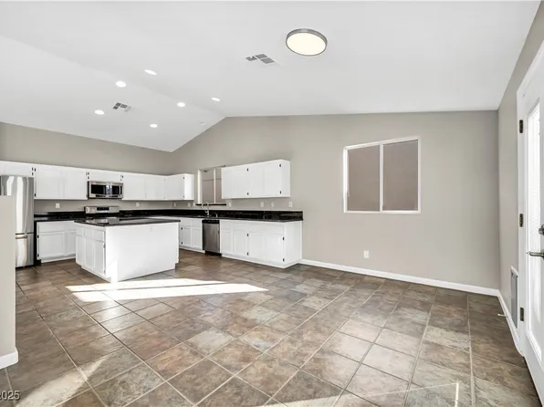 9513 Kelly Creek Ave, Las Vegas, NV 89129