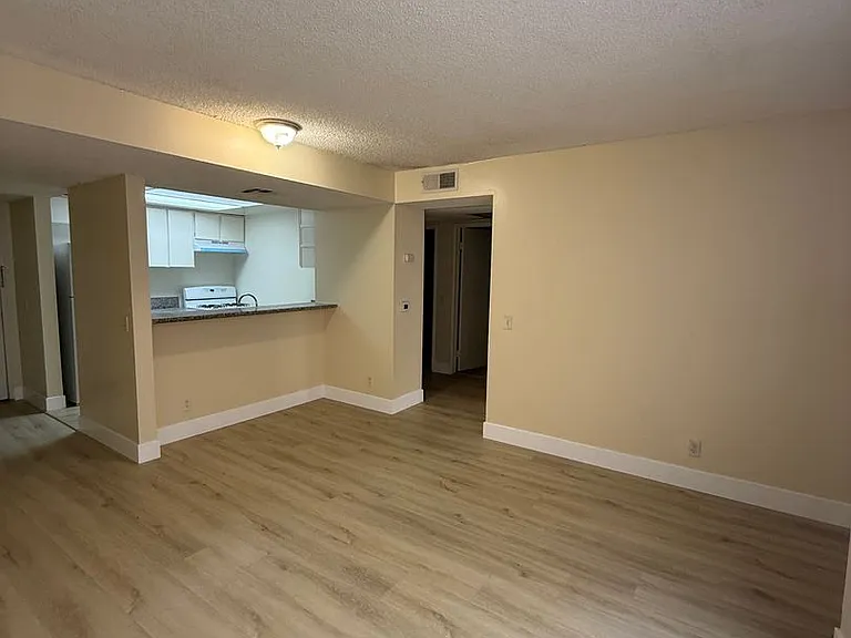 807Bunk — Photo 22