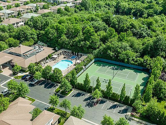 3rd image of 1 Olde Hamlet Dr