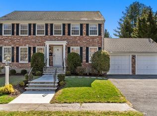 88 Standish Rd, Needham, MA 02492