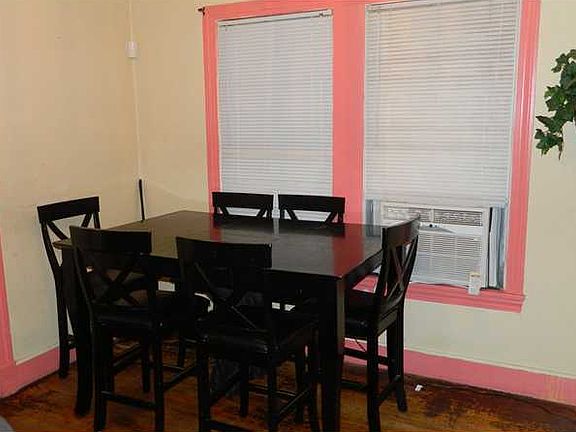4th image of 224 Thompson St