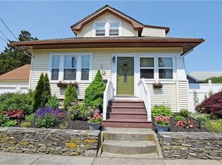 9 Harvey Ave, Riverside, RI 02915