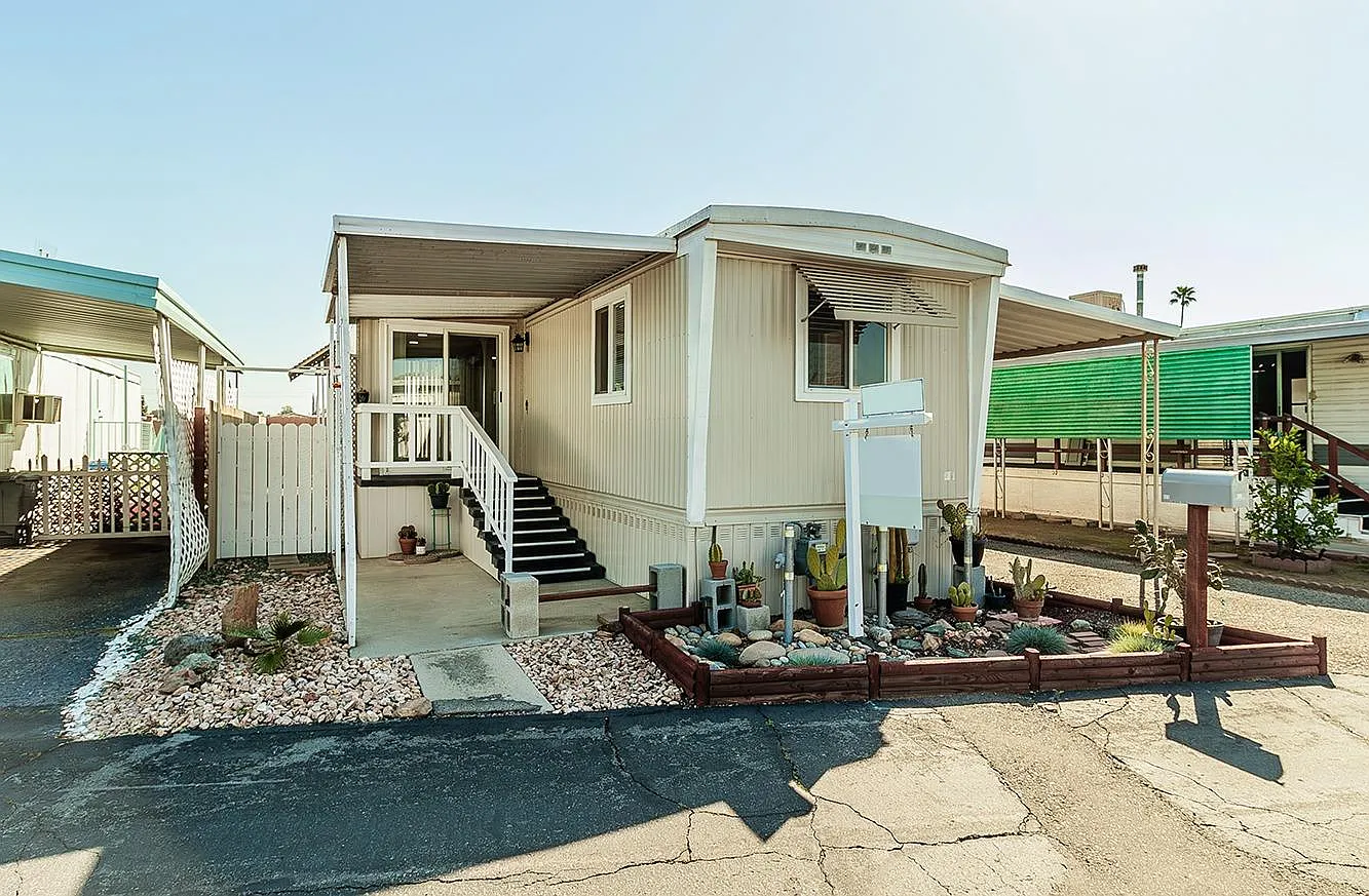 1724 Minnewawa Ave Space 123 photo 1