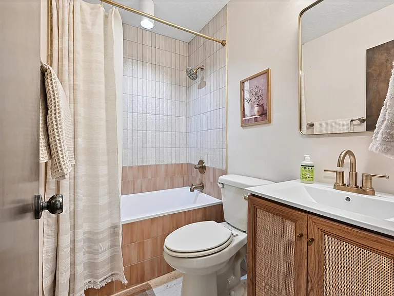 7625 S Richmond Ave E — Photo 49